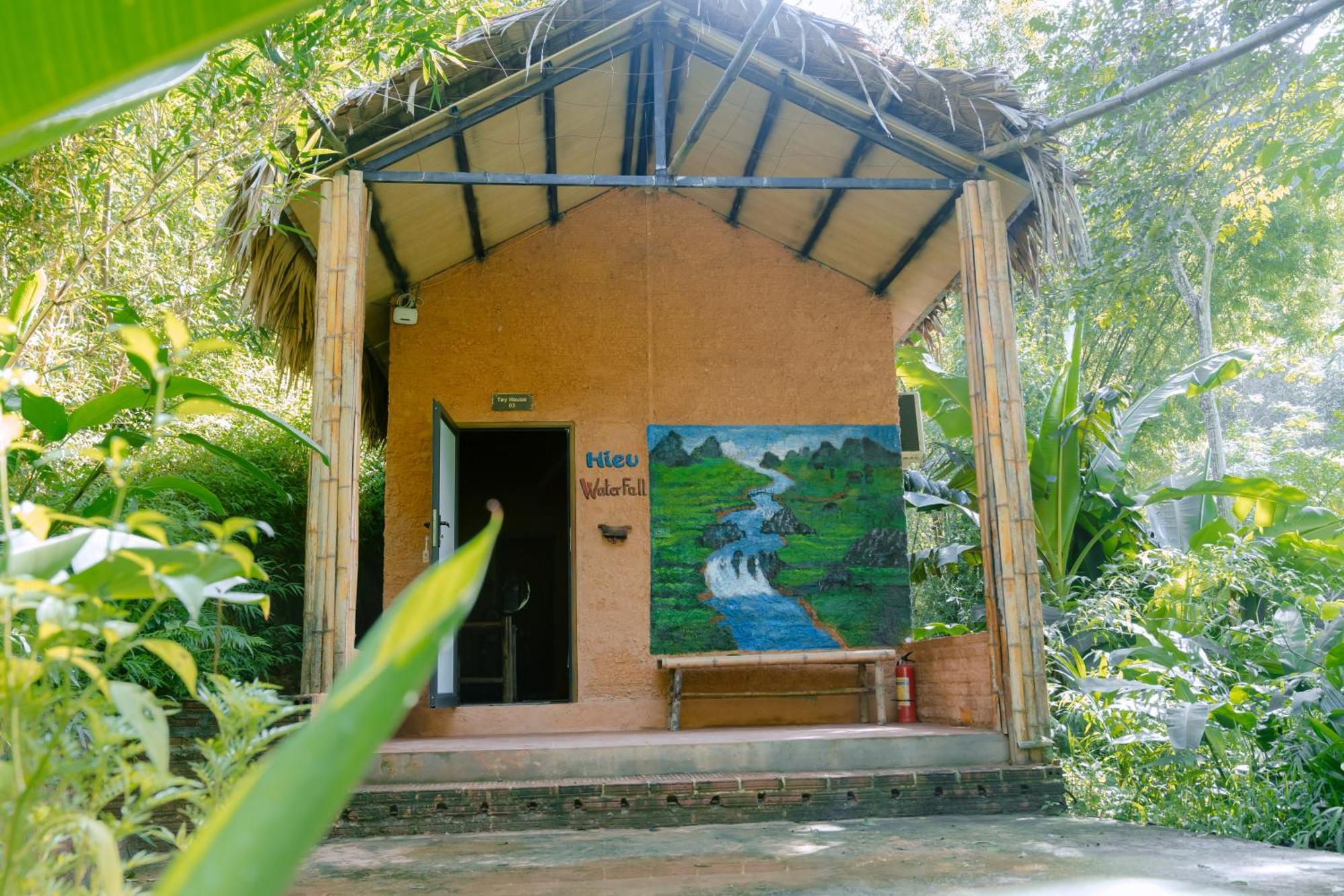 Pu Luong Homestay & Tours Huong Ba Thuoc Esterno foto