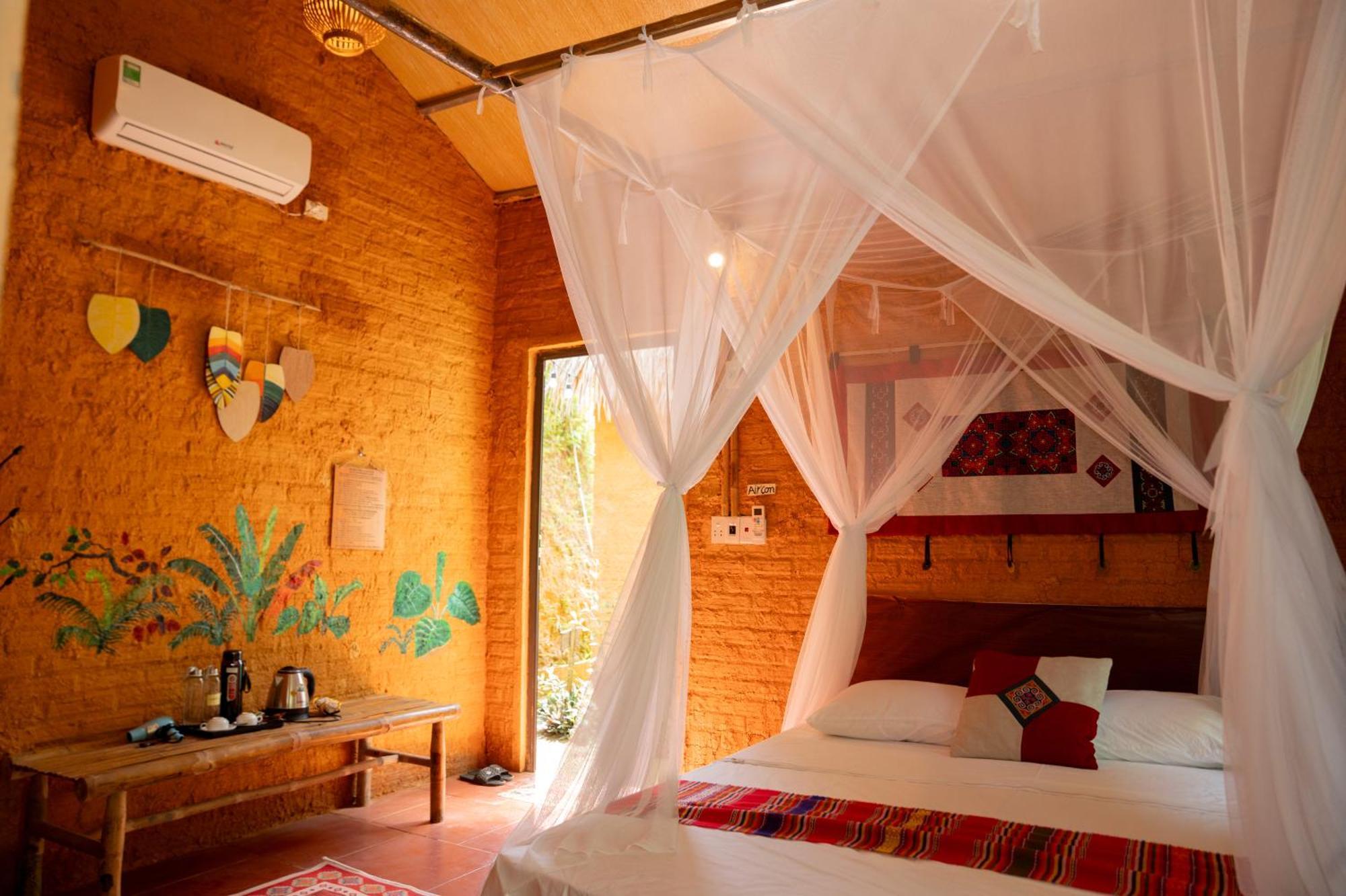 Pu Luong Homestay & Tours Huong Ba Thuoc Esterno foto